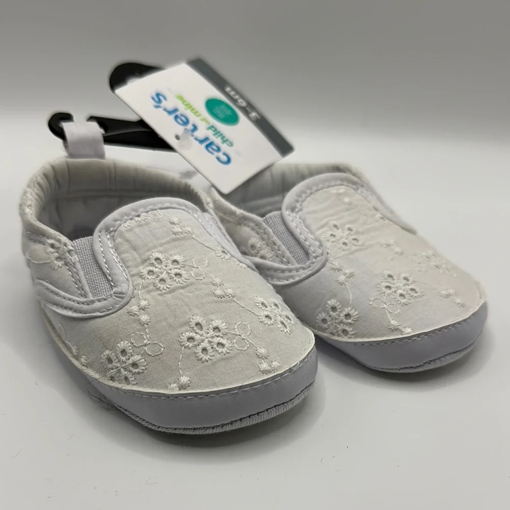 💚5 Carter's White Baby Shoes size 3-6 M NWT
